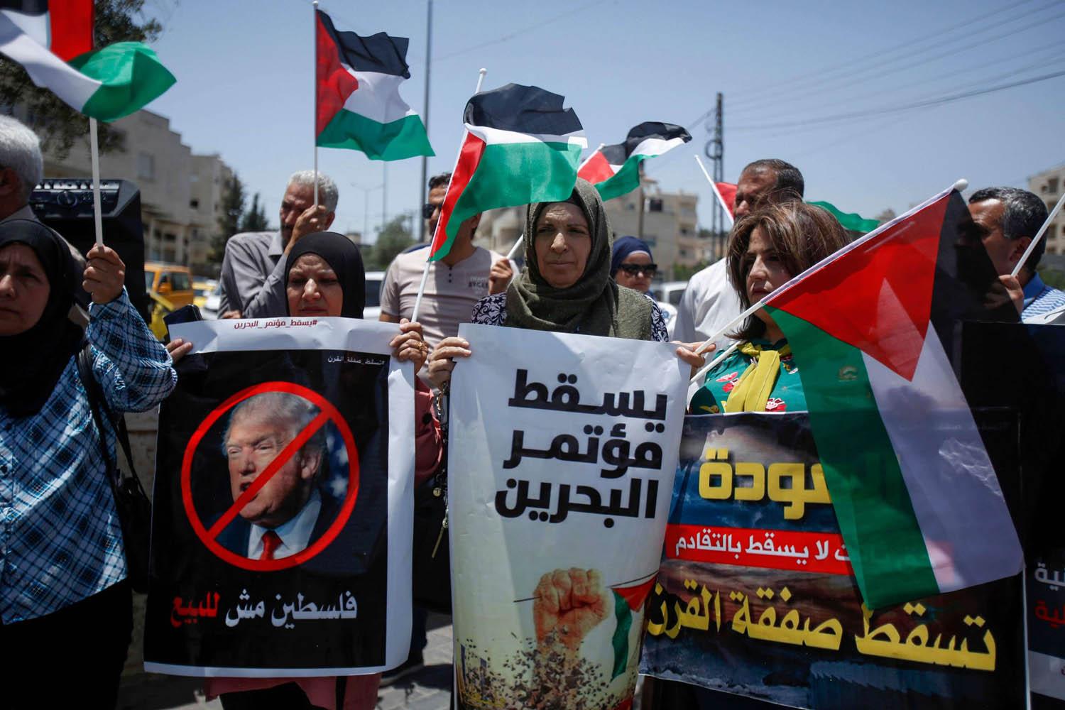 رجل أعمال فلسطيني يعلن انسحابه من المشاركة في مؤتمر المنامة بعدما تبرأت عائلته منه التقارب نيوز