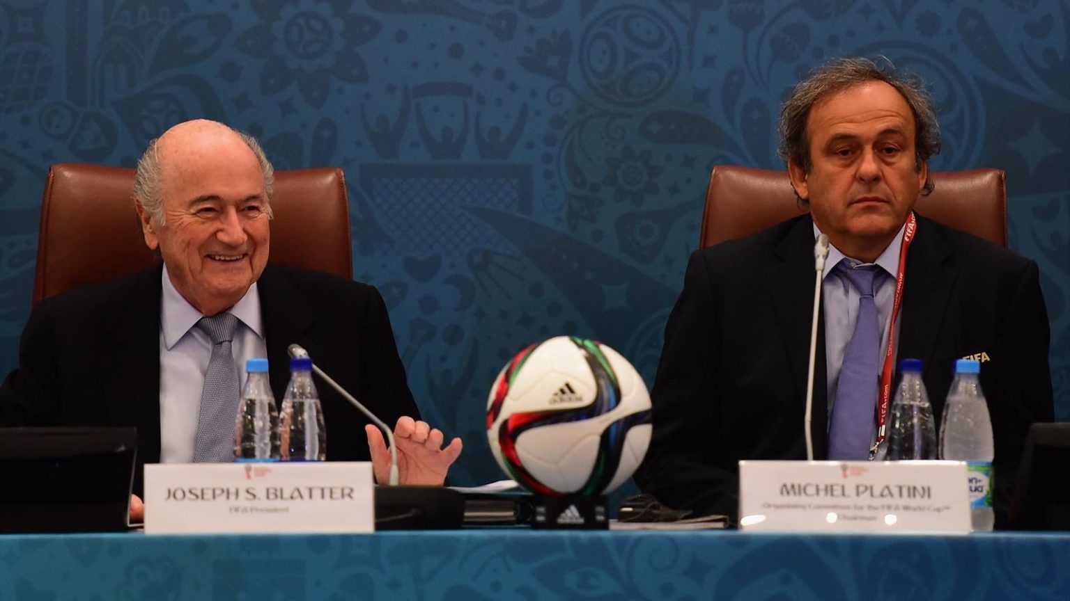 “فيفا” يطالب بلاتر وبلاتيني بدفع 2 مليون دولار