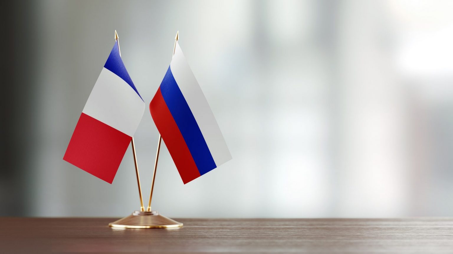 بوتين يثمن التعاون الفعال بين روسيا وفرنسا خلال الوضع العالمي الراهن