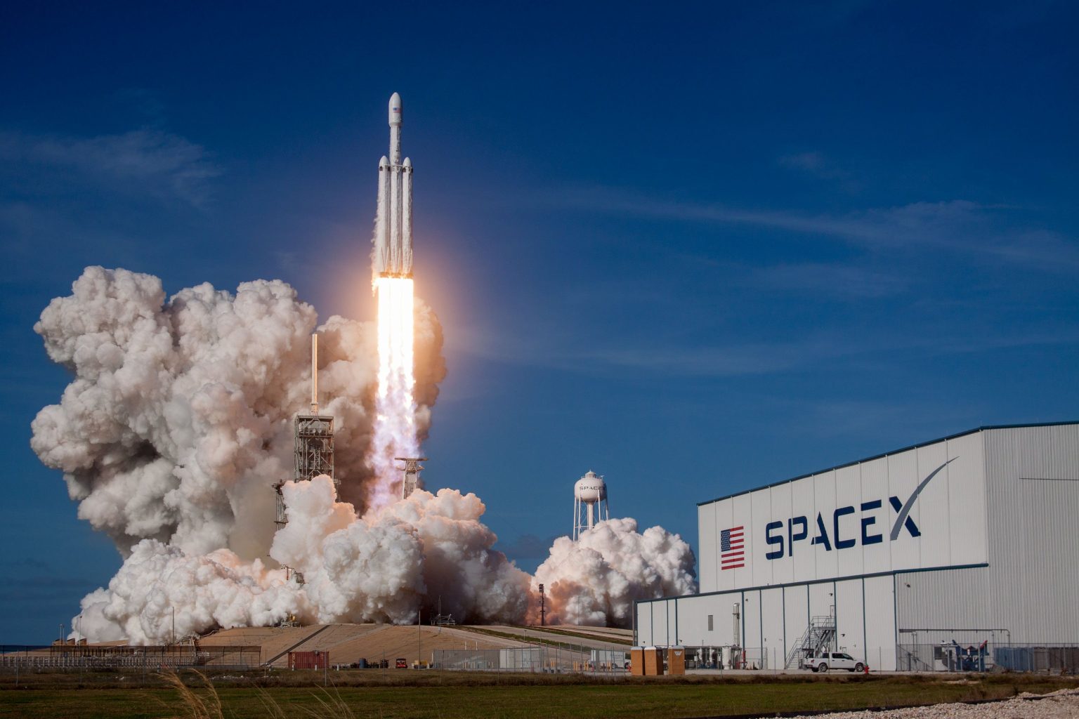 Space X تلغي إقلاع مركبتها المخصصة للسفر للمريخ خلال الاختبارات